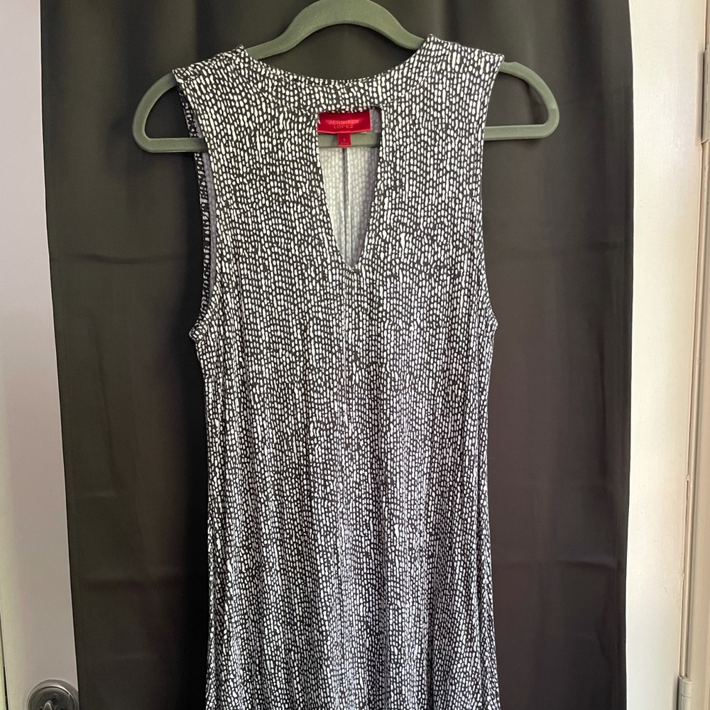 Jennifer Lopez Sleeveless Keyhole Dress